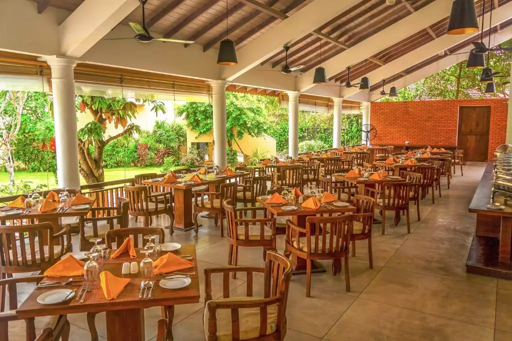 رستوران هتل ویلاز وادوا